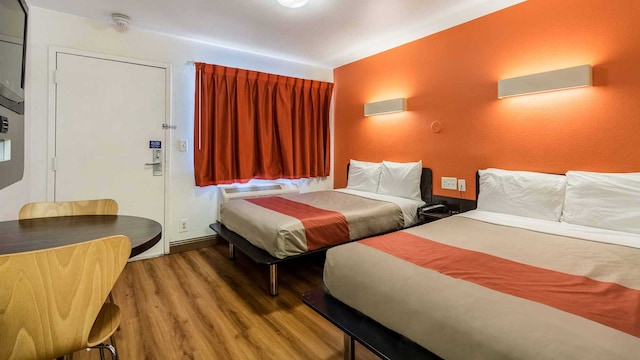 2 FULL BEDS | SMOKING