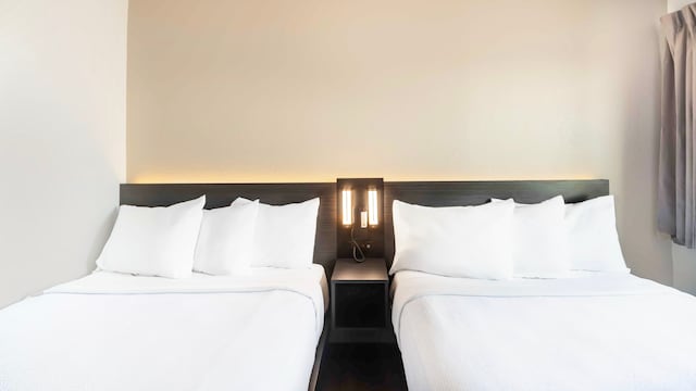 2 Full Beds | Non-Smoking