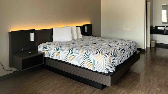 1 Queen Bed | Mobility Accessible Tub Nsmk