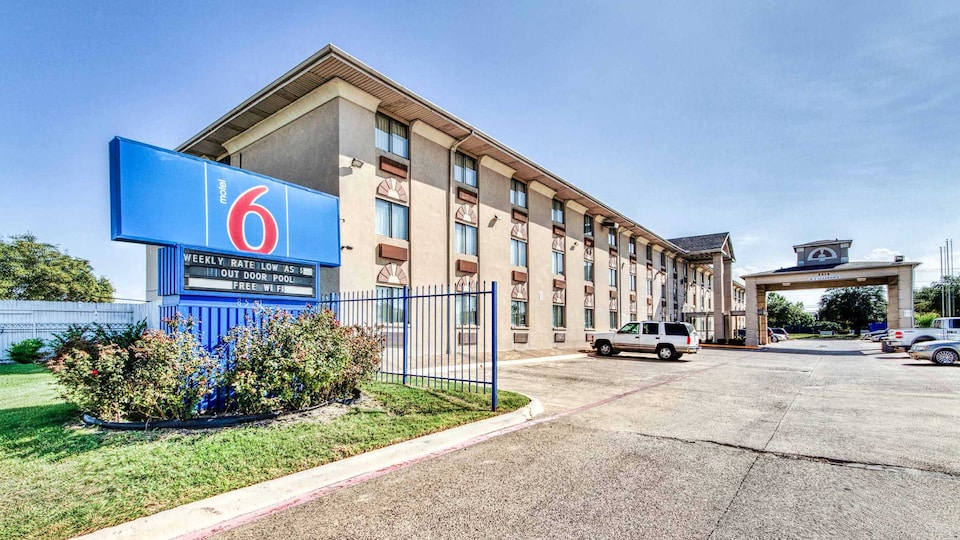 Motel 6 Dallas, TX - Fair Park, C75217, Dallas
