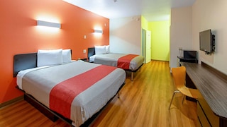 Motel 6 Rhome, TX