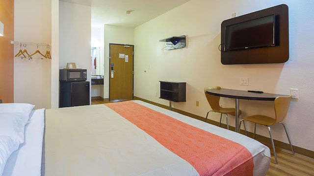 1 King Bed | Mobility Accessible Tub, Nsmk