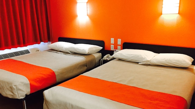 2 Full Beds | Non-Smoking, Micfridge