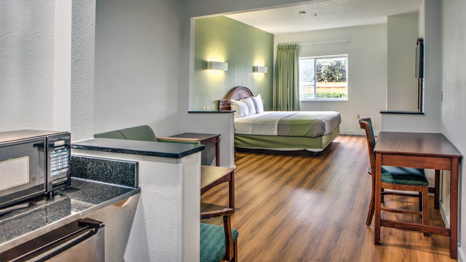 Motel 6 Dallas, TX - Northwest, C75220, Dallas
