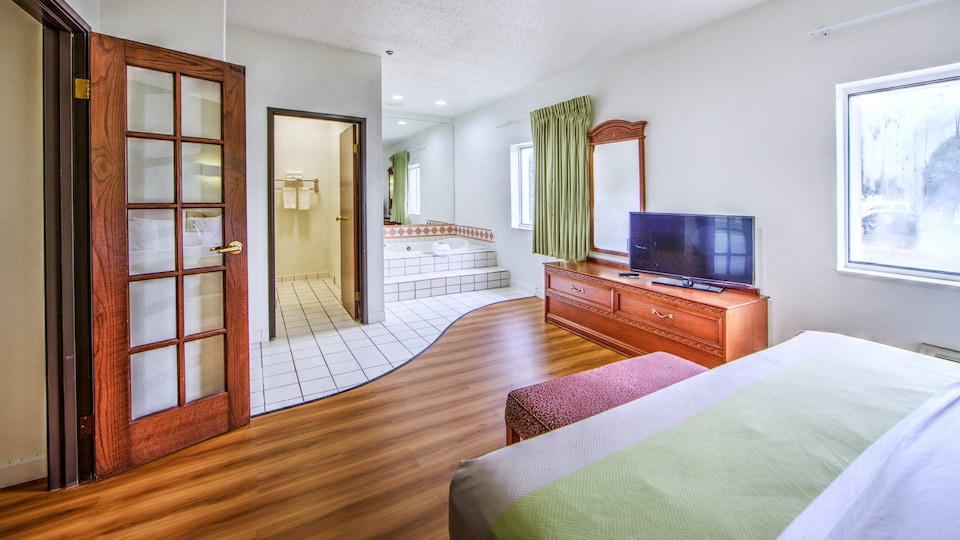 Motel 6 Dallas, TX - Northwest, C75220, Dallas