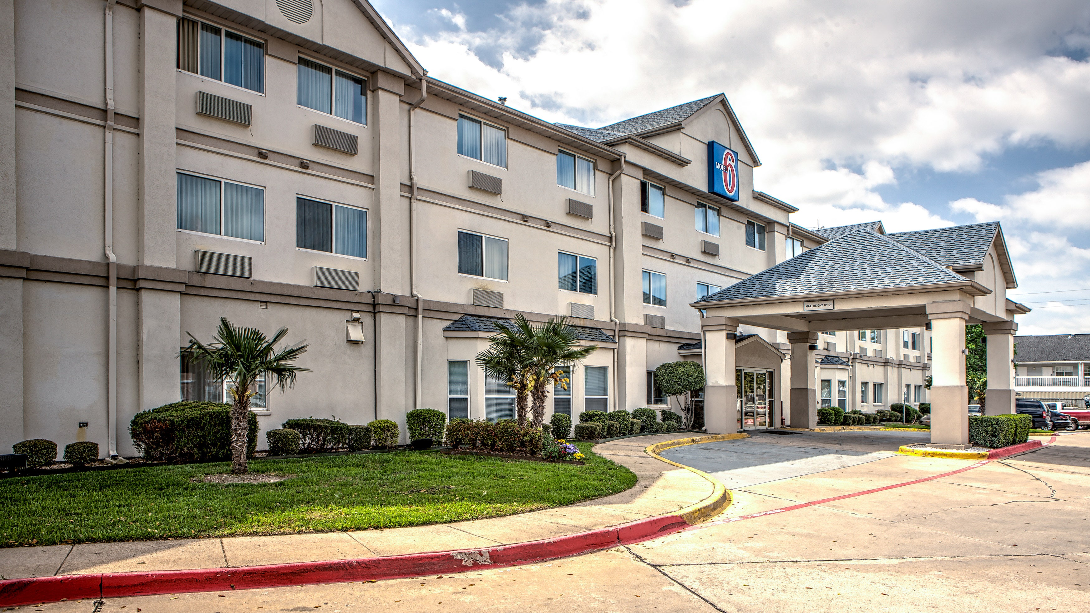 Motel 6 Dallas, TX - Northwest Affordable