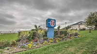 Motel 6 Dallas, TX - Northwest