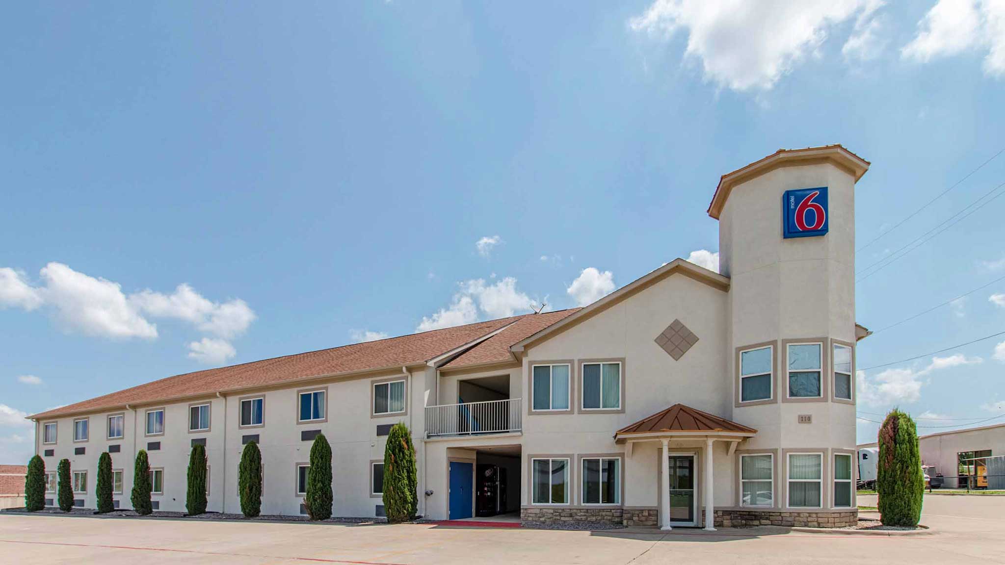 Motel 6 Hutchins, TX - Affordable Lodging