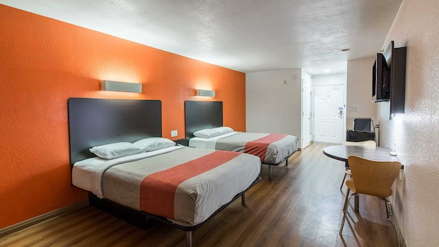 2 QUEEN BEDS | MOBIL ACCESS TUB NSMK MICFRIDG