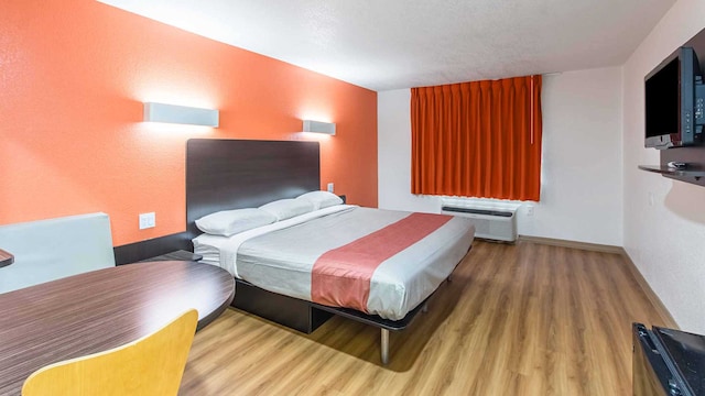 1 KING BED | MOBIL ACCESS TUB NSMK MICFRIDG