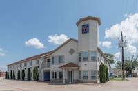 Motel 6 Hutchins, TX