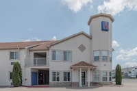 Motel 6 Hutchins, TX