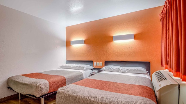 2 Full Beds | Smoking