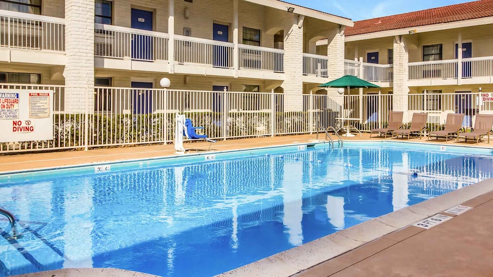 Motel 6 Baytown, TX - Garth Rd, Baytown, Baytown