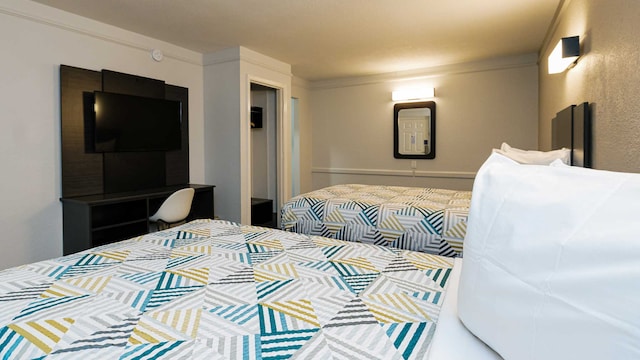 2 Full Beds | ADA/Roll-In Shower, Smoking