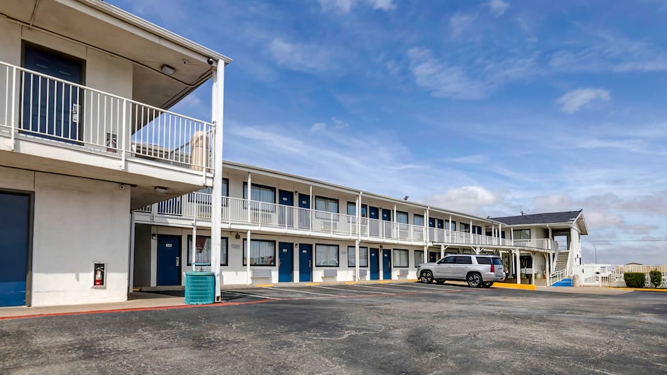 Motel 6 Denton, TX - UNT, Denton, Denton