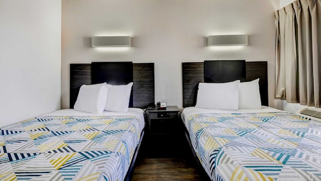 2 FULL BEDS | NON-SMOKING