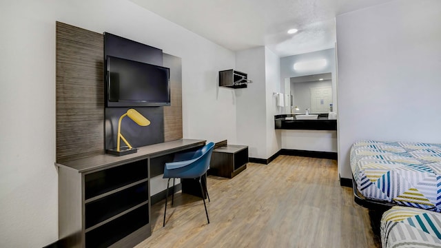 2 FULL BEDS | SMOKING