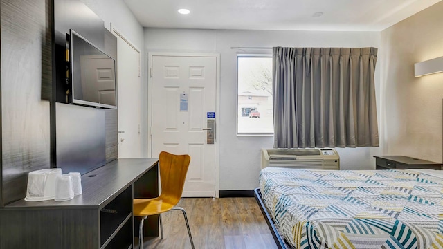 1 FULL BED | MOBILITY ACCESS TUB SMK