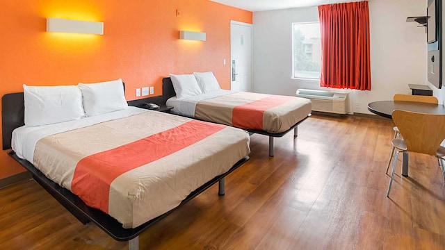 2 FULL BEDS | SMOKING