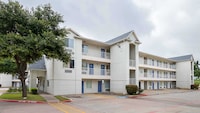 Motel 6 Grand Prairie, TX - Near Six Flags Drive