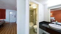 Motel 6 Dallas, TX - Farmers Branch