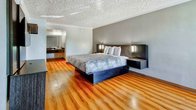 1 KING BED | MOBILITY ACCESSIBLE TUB, NSMK