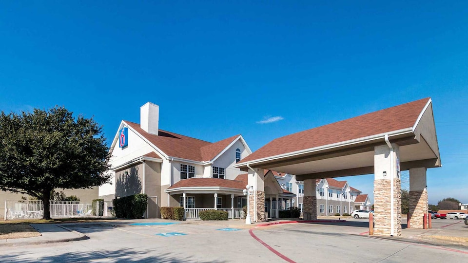 Motel 6 North Richland Hills, TX - NE Fort Worth, NORTH RICHLAND HILLS, NORTH RICHLAND HILLS