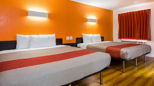 2 King Beds | Non-Smoking