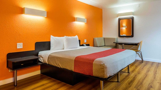 1 King Bed | Mobility Accessible RI Shower Nsmk