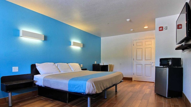 1 King Bed | Mobility Accessible RI Shower Nsmk