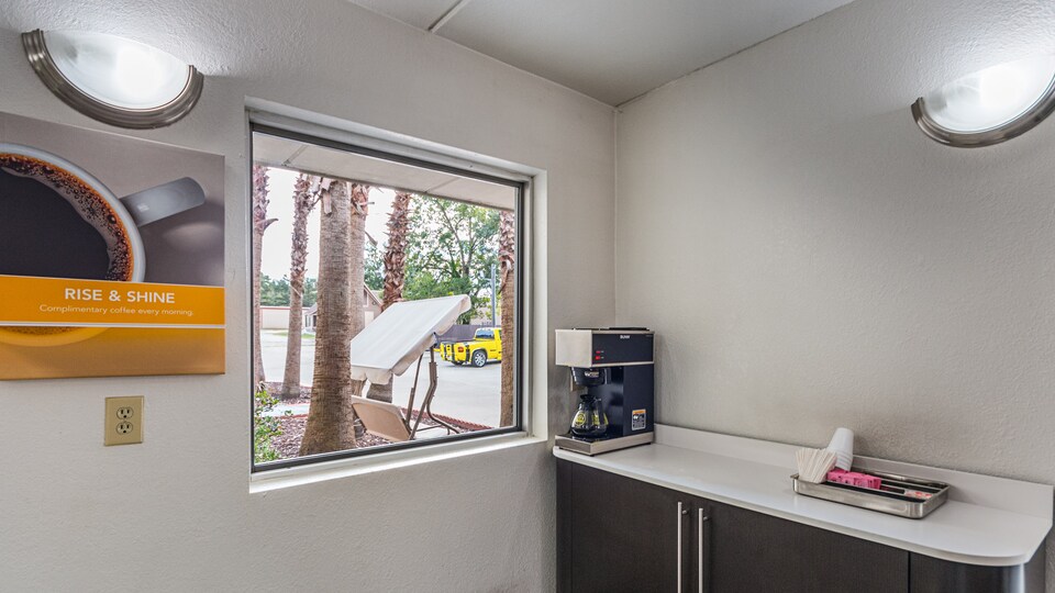 Motel 6 Cleveland, TX, Cleveland_24ac5e6d, Cleveland