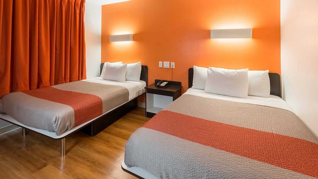 2 Full Beds | Mobility Access RI Shower Nsmk