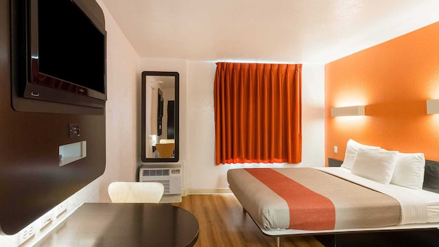 1 Queen Bed | Non-Smoking