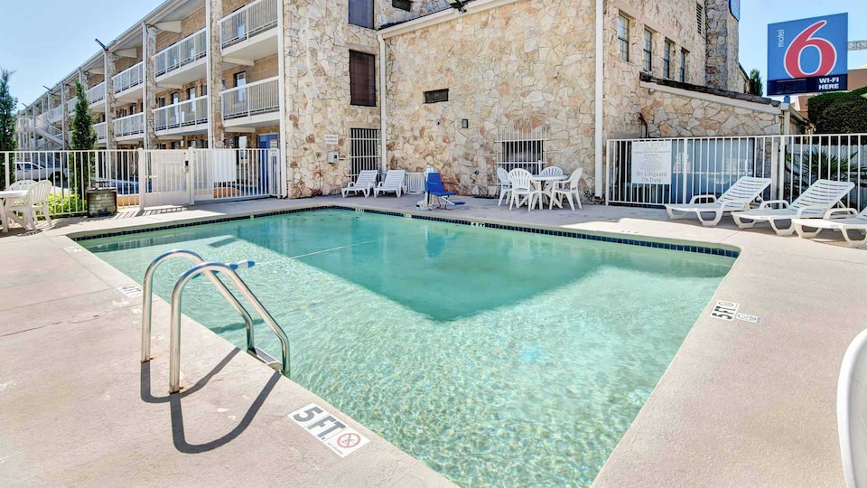 Motel 6 Dallas, TX - Forest Lane, Dallas North Fort Worth, Dallas