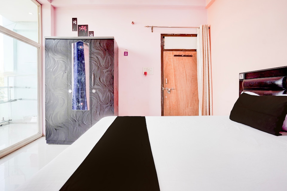 Hotel O Pankaj, Rambagh Allahabad, Prayagraj