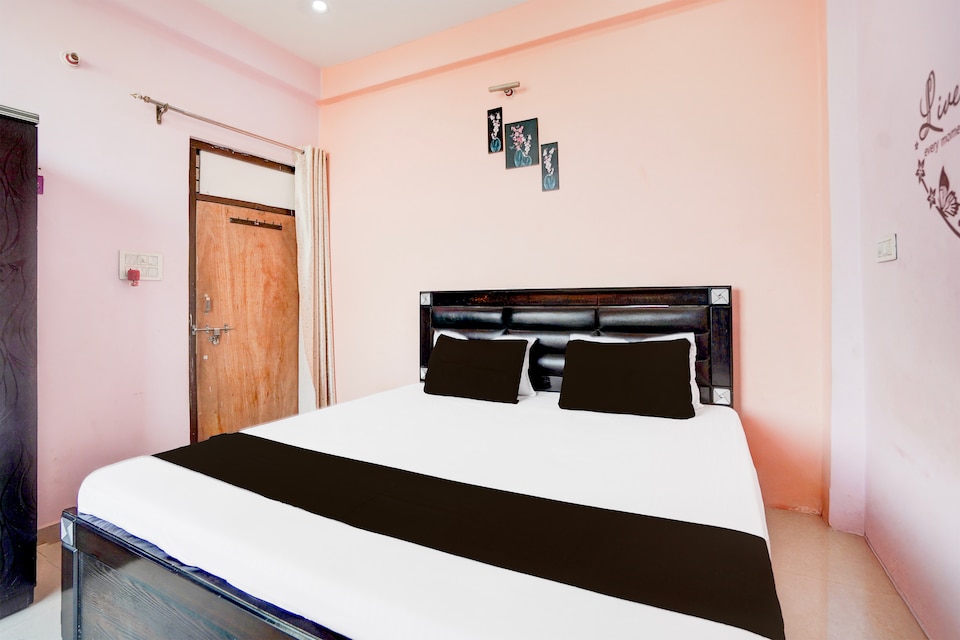 Hotel O Pankaj, Rambagh Allahabad, Prayagraj