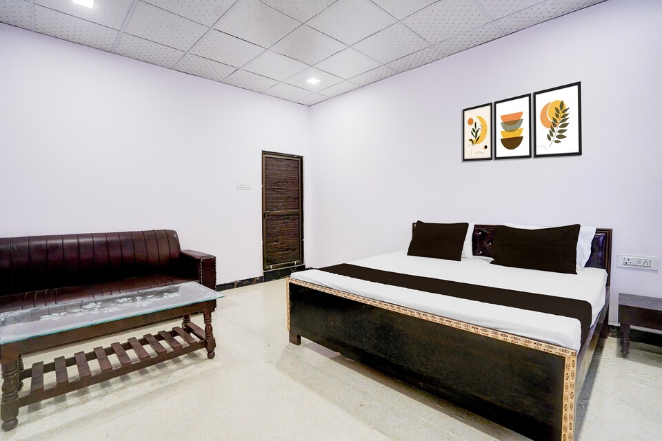 Hotel O Devki Garden , Jhusi, Prayagraj