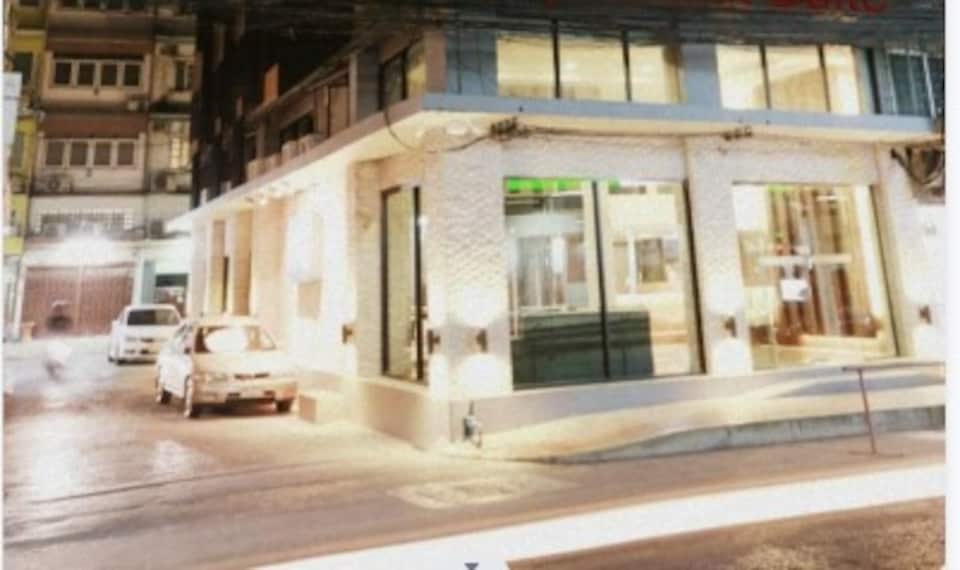 Collection O The Bangkok Airport Link Suite, Din Daeng, Bangkok