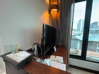 Collection O The Bangkok Airport Link Suite