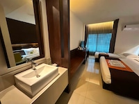 Collection O The Bangkok Airport Link Suite