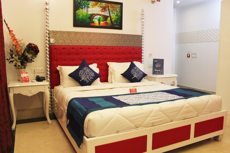 OYO 2200 Hotel Dev Residency, Banke Bihari Mandir Vrindavan, Vrindavan