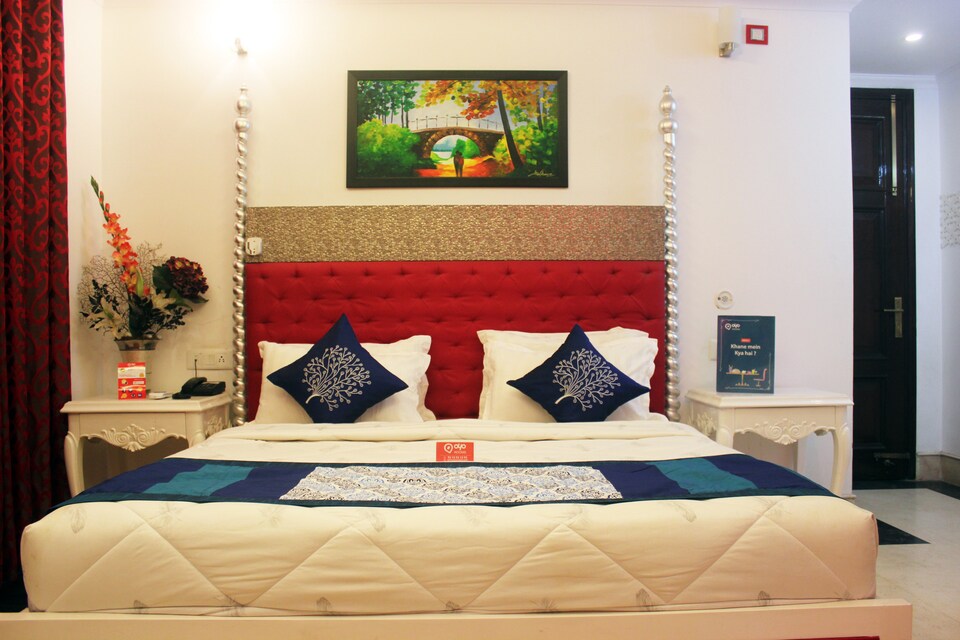 OYO 2200 Hotel Dev Residency, Banke Bihari Mandir Vrindavan, Vrindavan