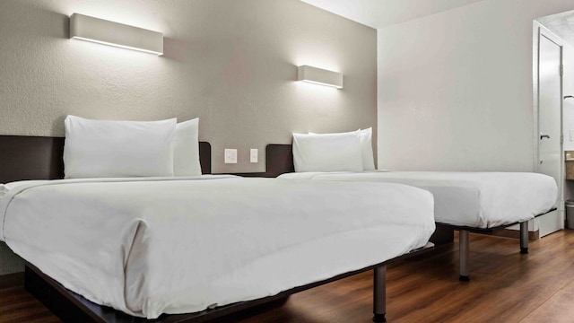 2 Queen Beds | Micfridge