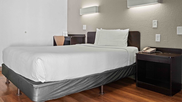 1 Queen Bed | ADA/Tub/Micfridge