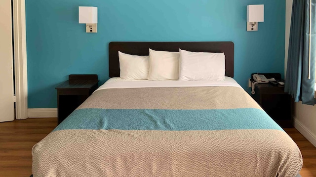 1 King Bed | Non-Smoking, Mini Fridge