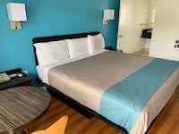 Motel 6 Pismo Beach, CA - Pacific Ocean