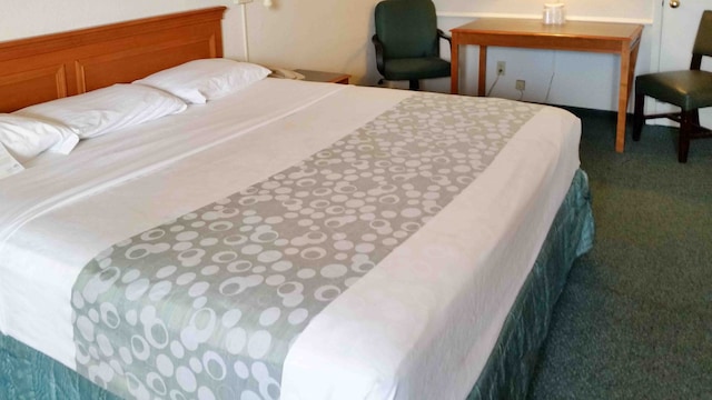 1 King Bed | Non-Smoking