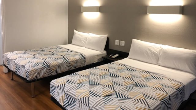 2 Full Beds | Non-Smoking, Micfridge