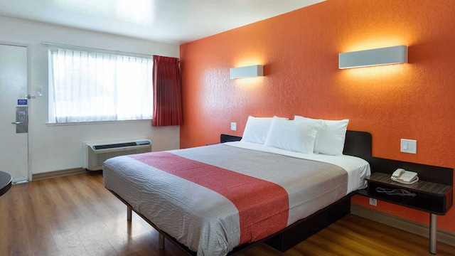 1 King Bed | Mobility Accessible Tub, Nsmk